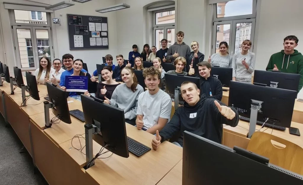 EKONOM s oceněním TOP 10 škol